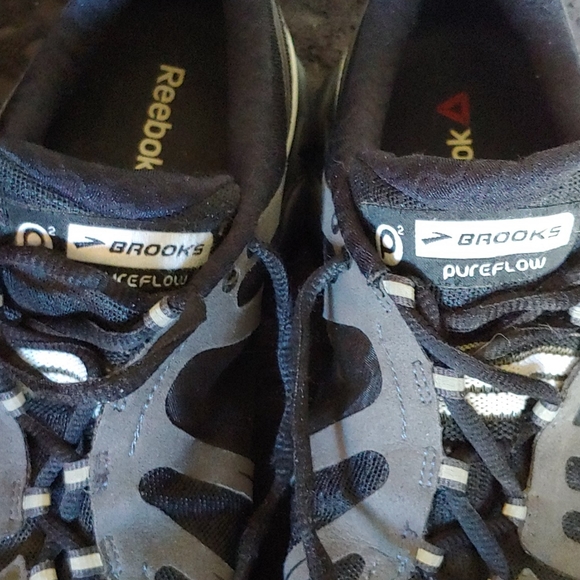 Like New Brooks PureFlow sneaker mens sz. 9.5M - Picture 13 of 14